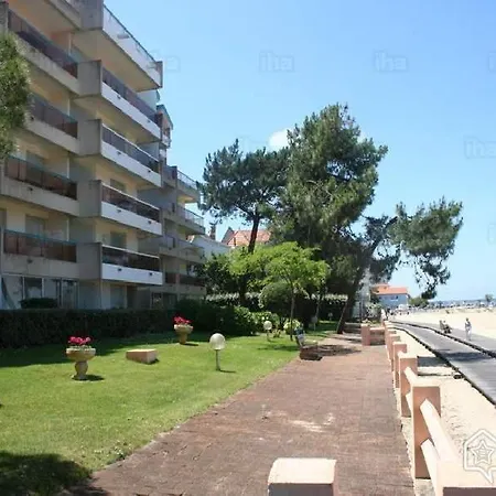 Апартаменты Les Pieds Dans L'eau